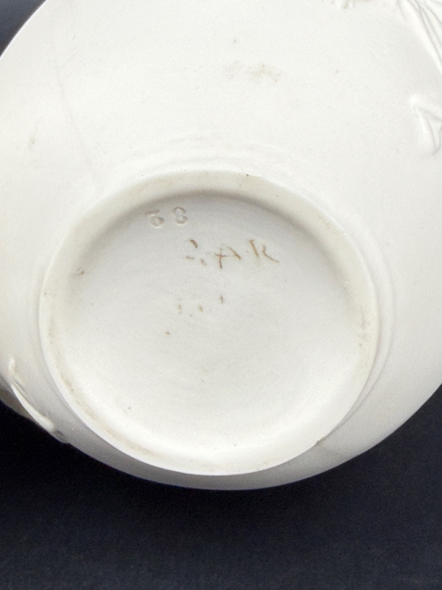 Paire de vases en biscuit de porcelaine style Louis XVI-photo-5