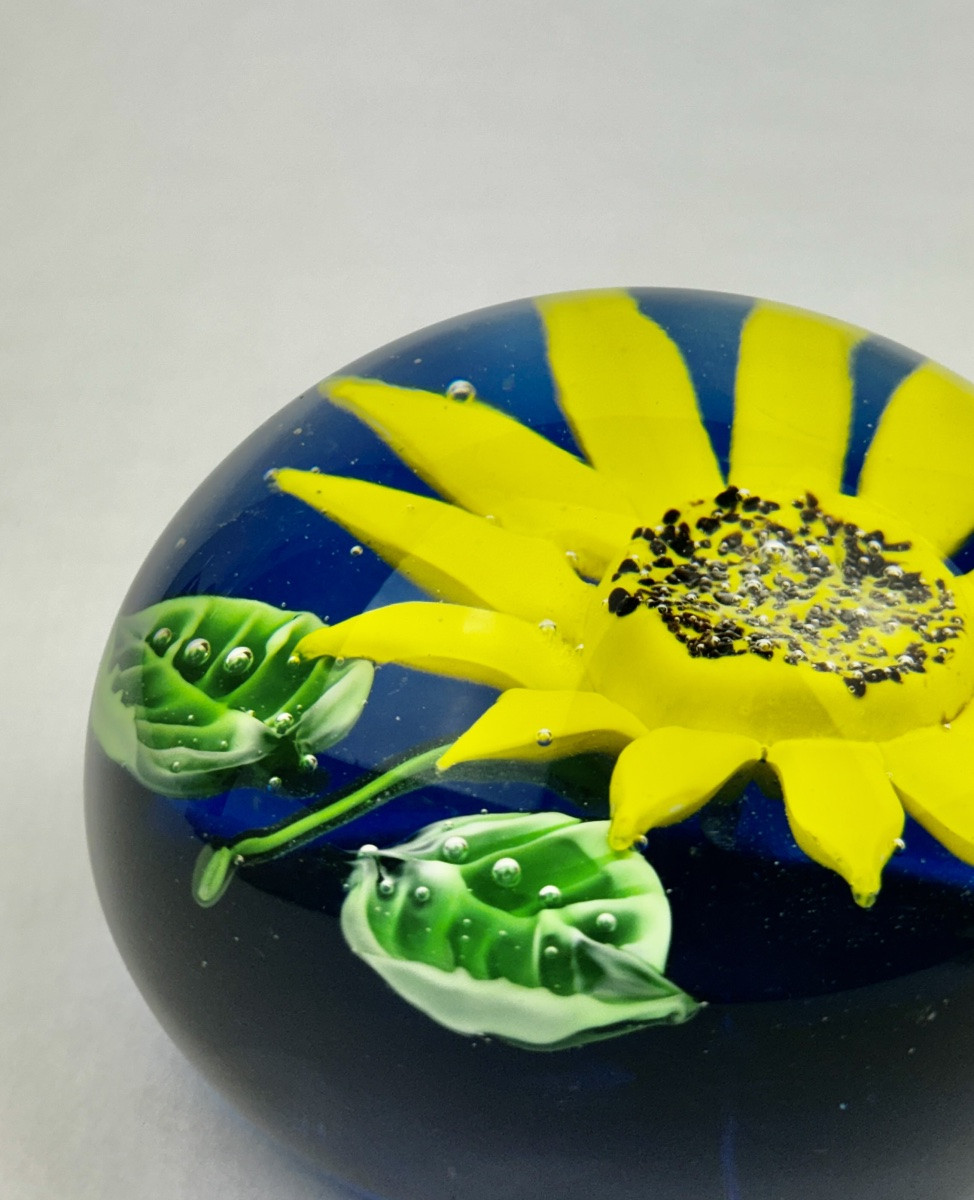 Paperweight, Sulfur Decoration With Sunflower On A Blue Background 2367,021-photo-4