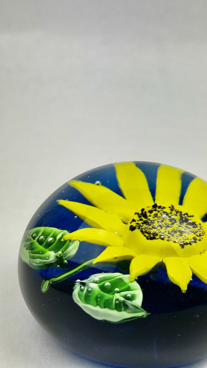 Paperweight, Sulfur Decoration With Sunflower On A Blue Background 2367,021-photo-2
