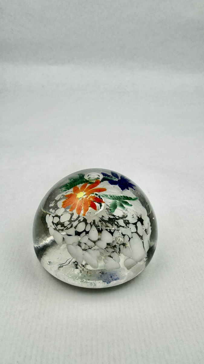 Paperweight With Multicolored Floral Decoration 2367,023-photo-3