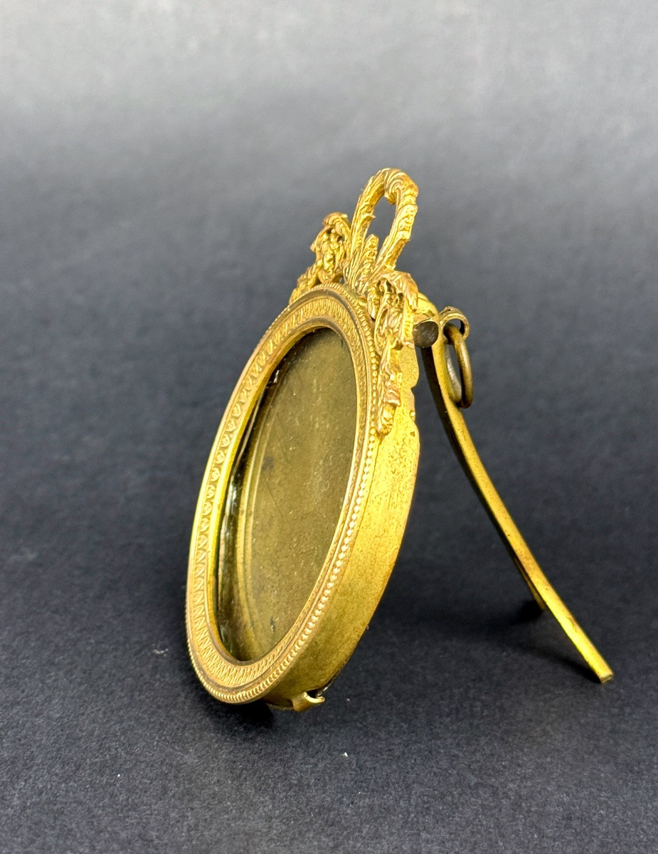 Petit cadre porte-photo en bronze doré de style Louis XVI                              2367,016-photo-2