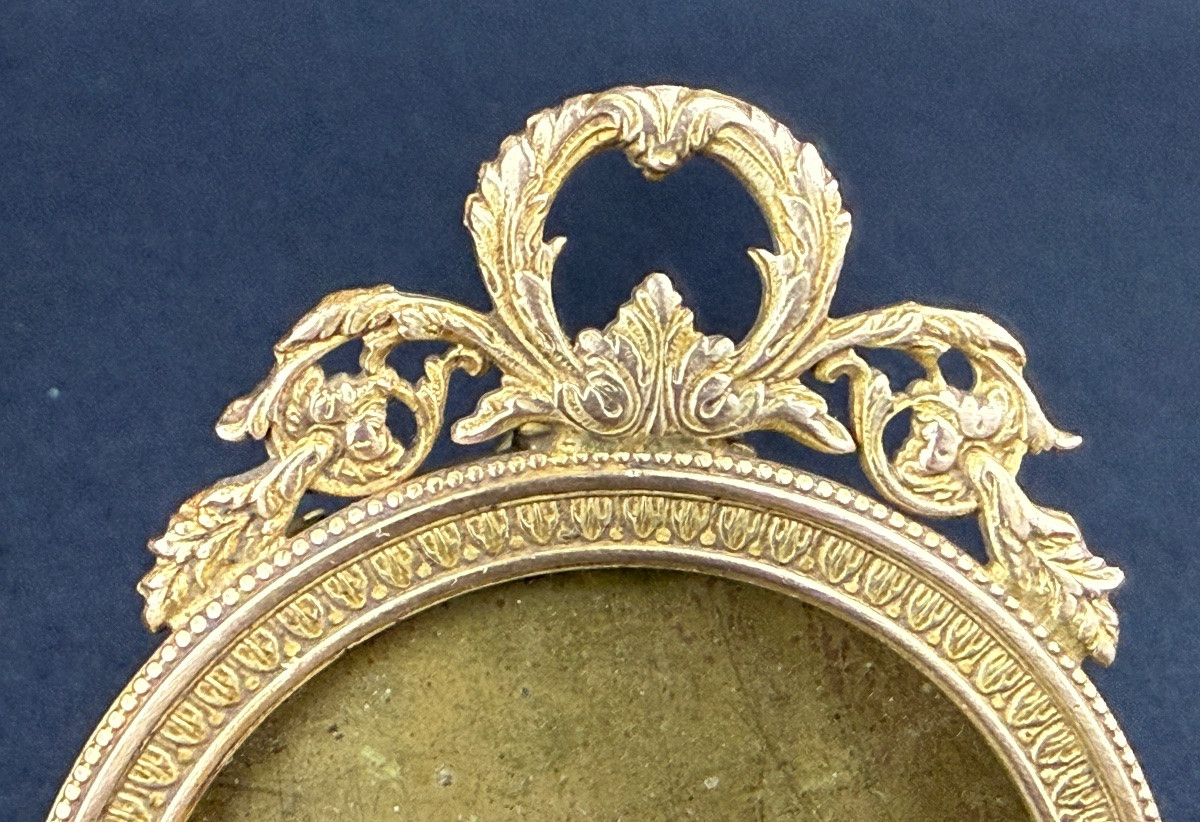 Petit cadre porte-photo en bronze doré de style Louis XVI                              2367,016-photo-2