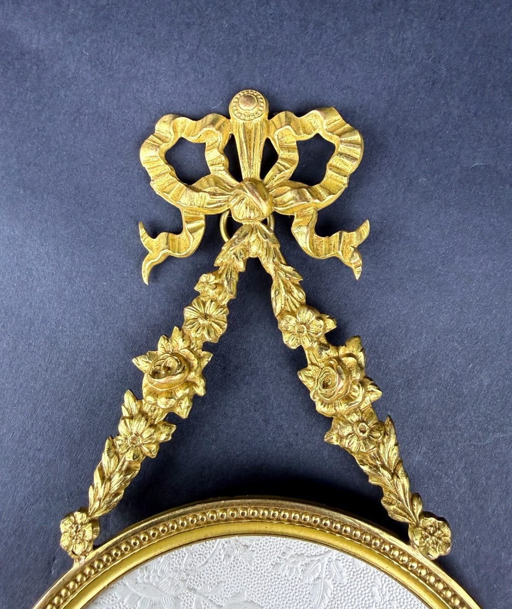 Cadre porte-photo médaillon en bronze doré                                             2367,008-photo-2