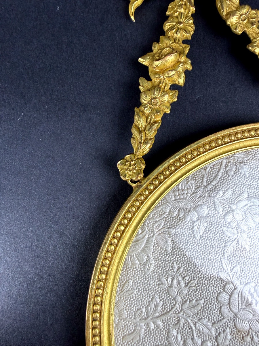 Cadre porte-photo médaillon en bronze doré                                             2367,008-photo-3