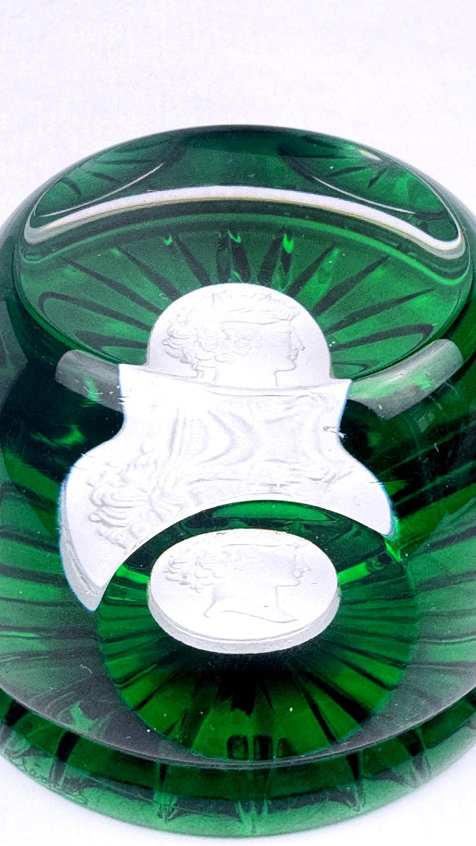 Presse-papier Cristallerie de Sèvres médaillon en cristallo-cérame-photo-2