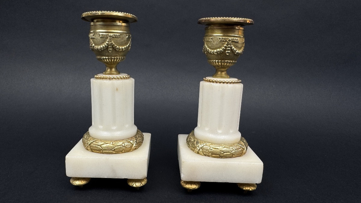 Paire de petits bougeoirs en marbre blanc et bronze doré                               2367,009-photo-3