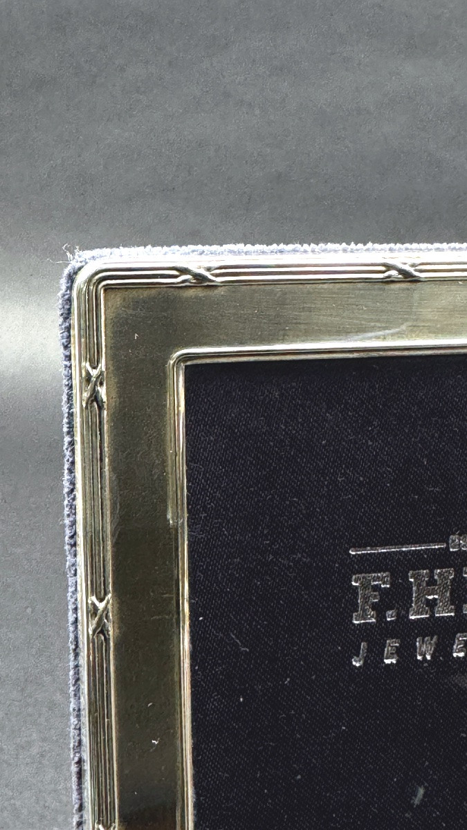 Porte-photo en argent anglais modèle aux rubans croisés-photo-4