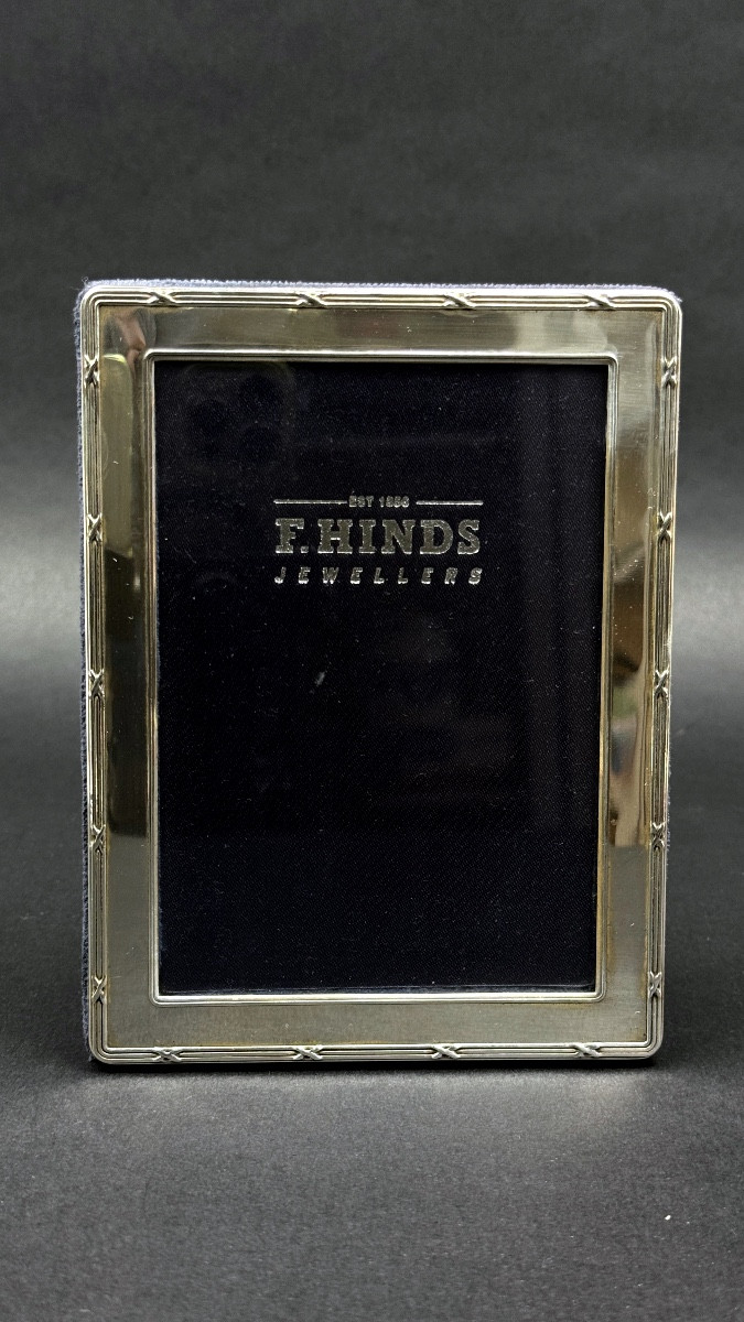 Porte-photo en argent anglais modèle aux rubans croisés