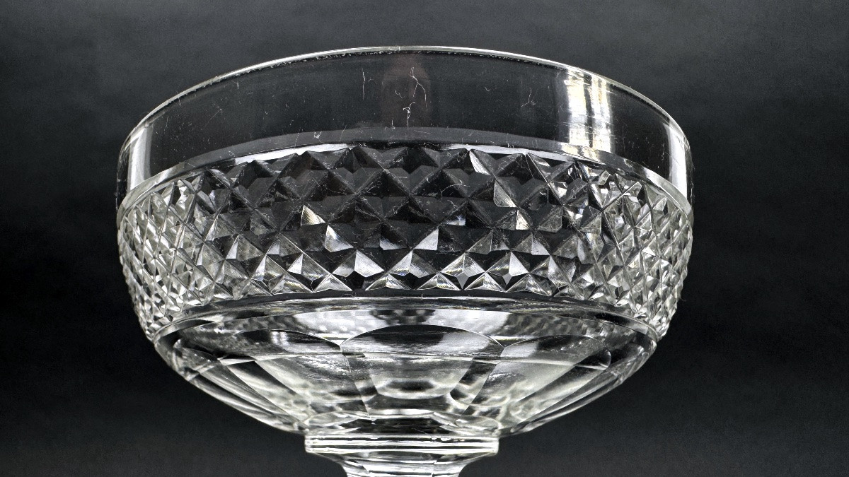 Suite de 8 coupes à champagne, Saint-Louis modèle Trianon-photo-4