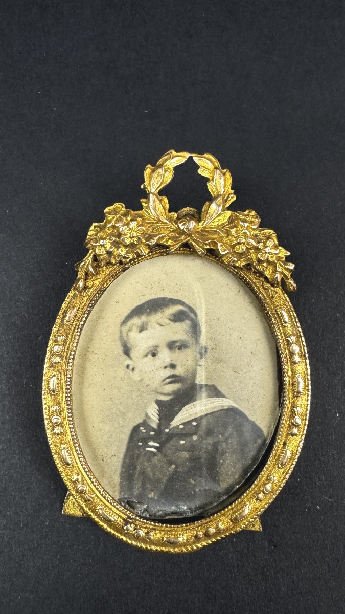 Petit cadre porte-photo en bronze doré de style Louis XVI                              2367,006-photo-1