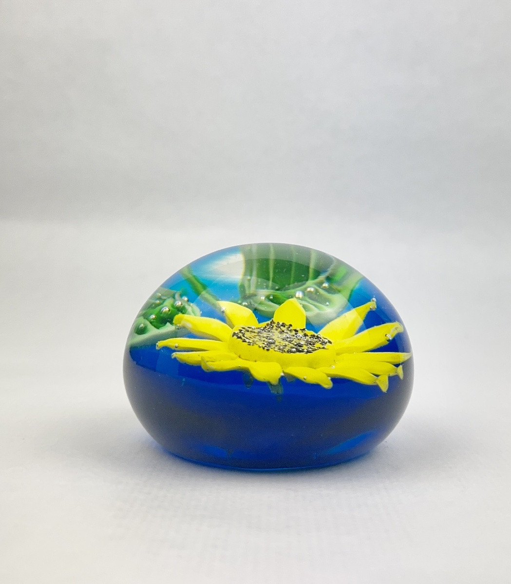 Sulphur, Paperweight Decorated With Sunflowers On A Blue Background 2367,021-photo-1