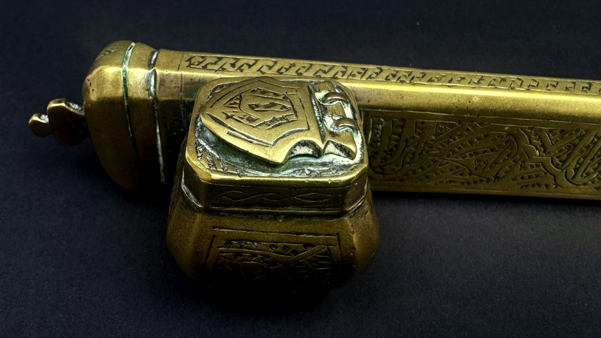 Divit qalamdan, encrier de voyage oriental XIXe en bronze gravé                        2368,003-photo-4