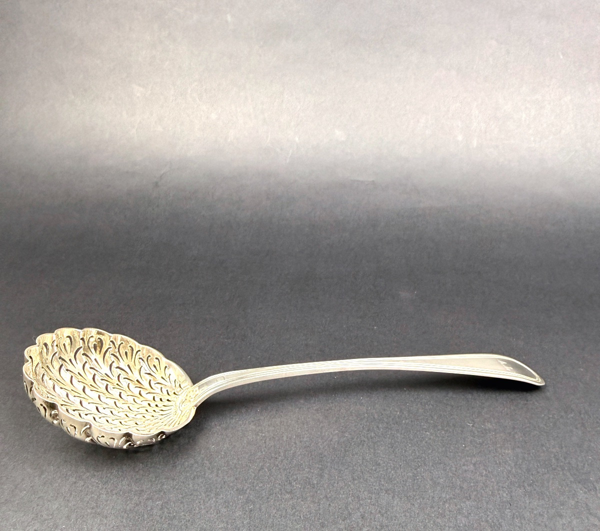 Solid Silver Sugar Shaker, Goldsmiths' Association, 1793-1794-photo-2