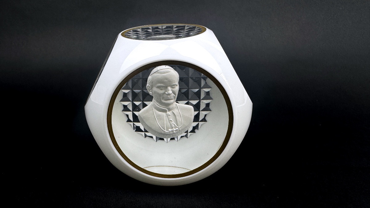 Sulphur, Saint Louis Paperweight, Pope John Paul Ii