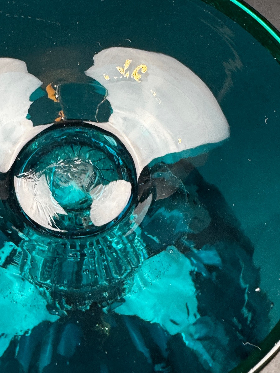 Bonbonnière en verre bleu émaillé or et cabochons rouges-photo-4