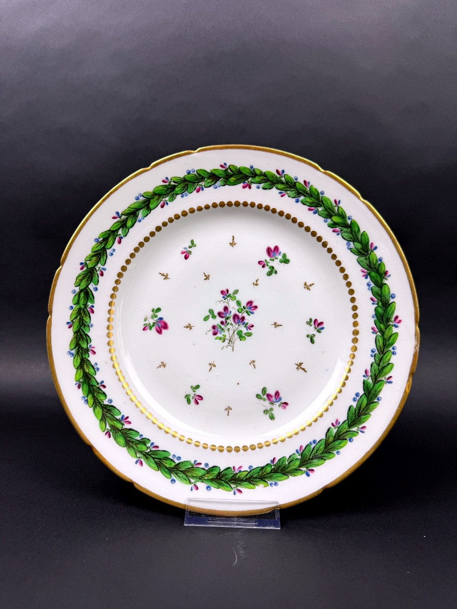 Paris - Manufacture du Petit Carousel - Rare assiette aux violettes