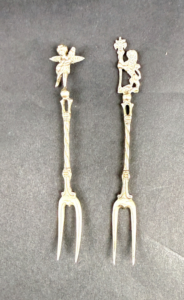 Set Of 4 Small Silver Picks And A Silver Spreader 800-photo-2