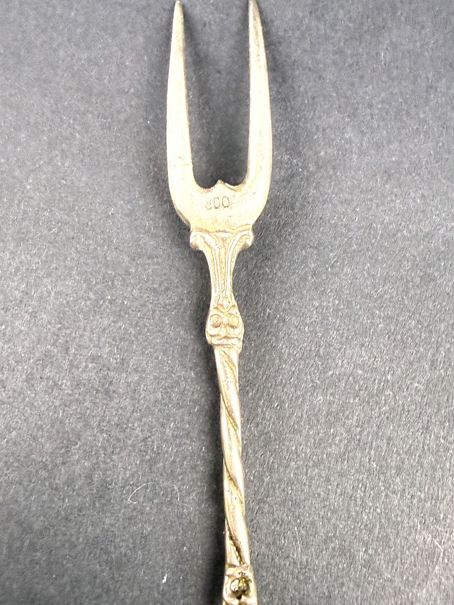 Set Of 4 Small Silver Picks And A Silver Spreader 800-photo-4