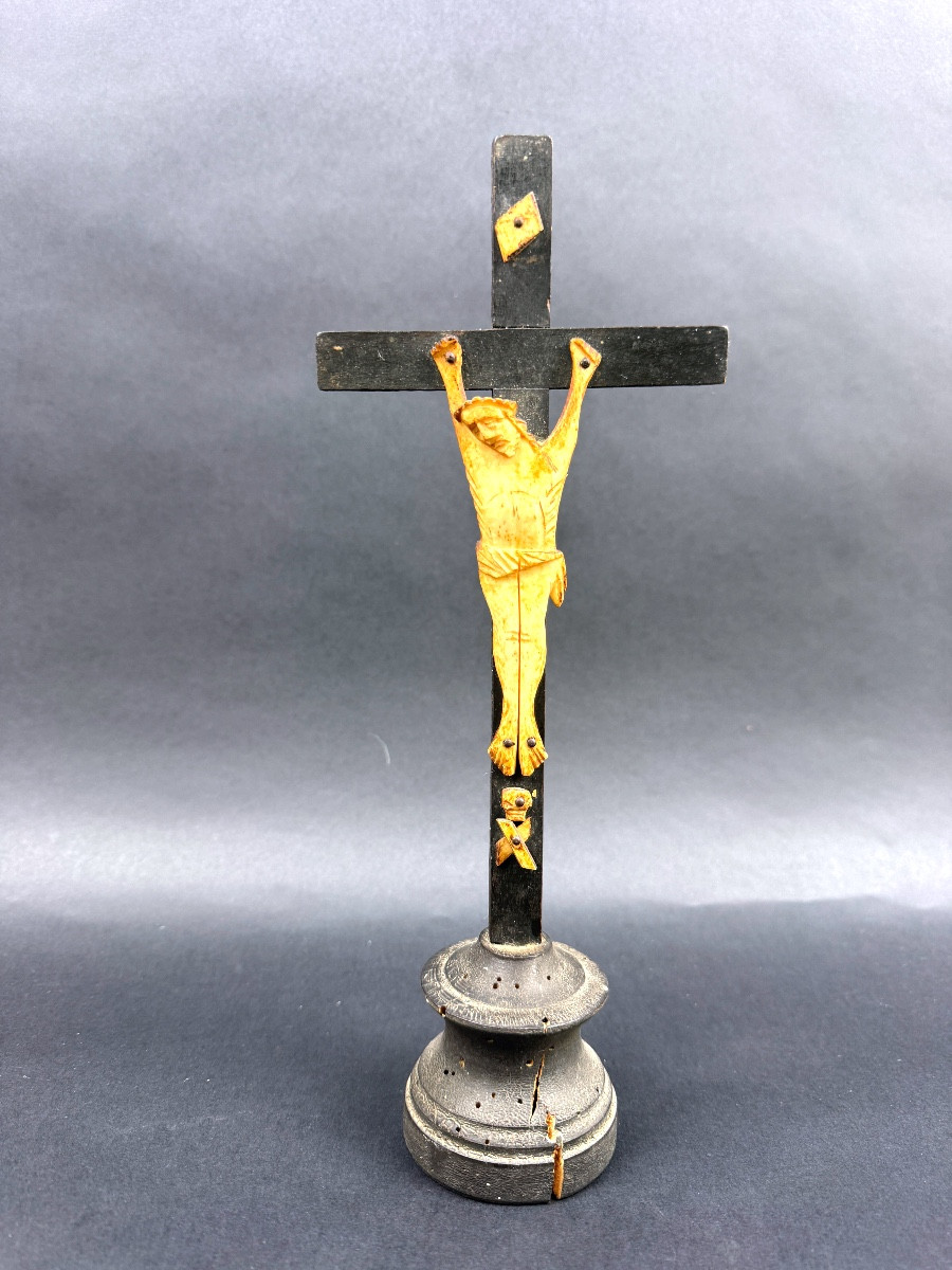 Crucifix janséniste en os