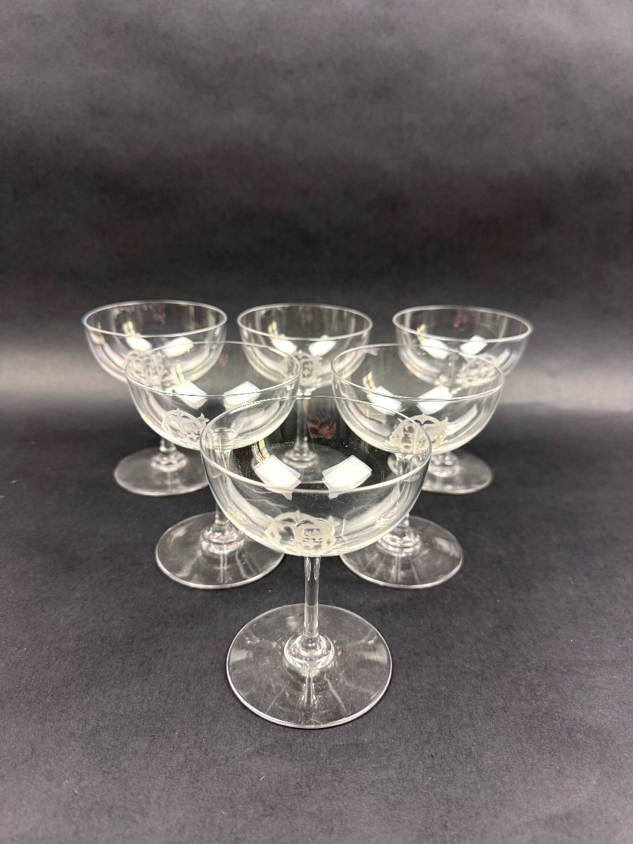 Suite de 6 coupes à champagne en cristal 19ème