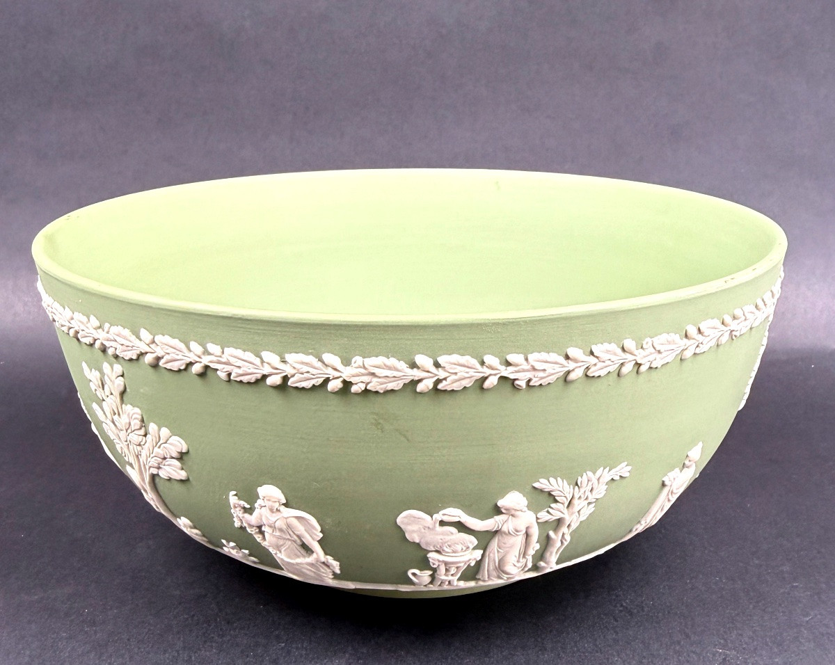 Wedgwood, Sage Green Porcelain Cookie Bowl, Sacrifice Model-photo-2