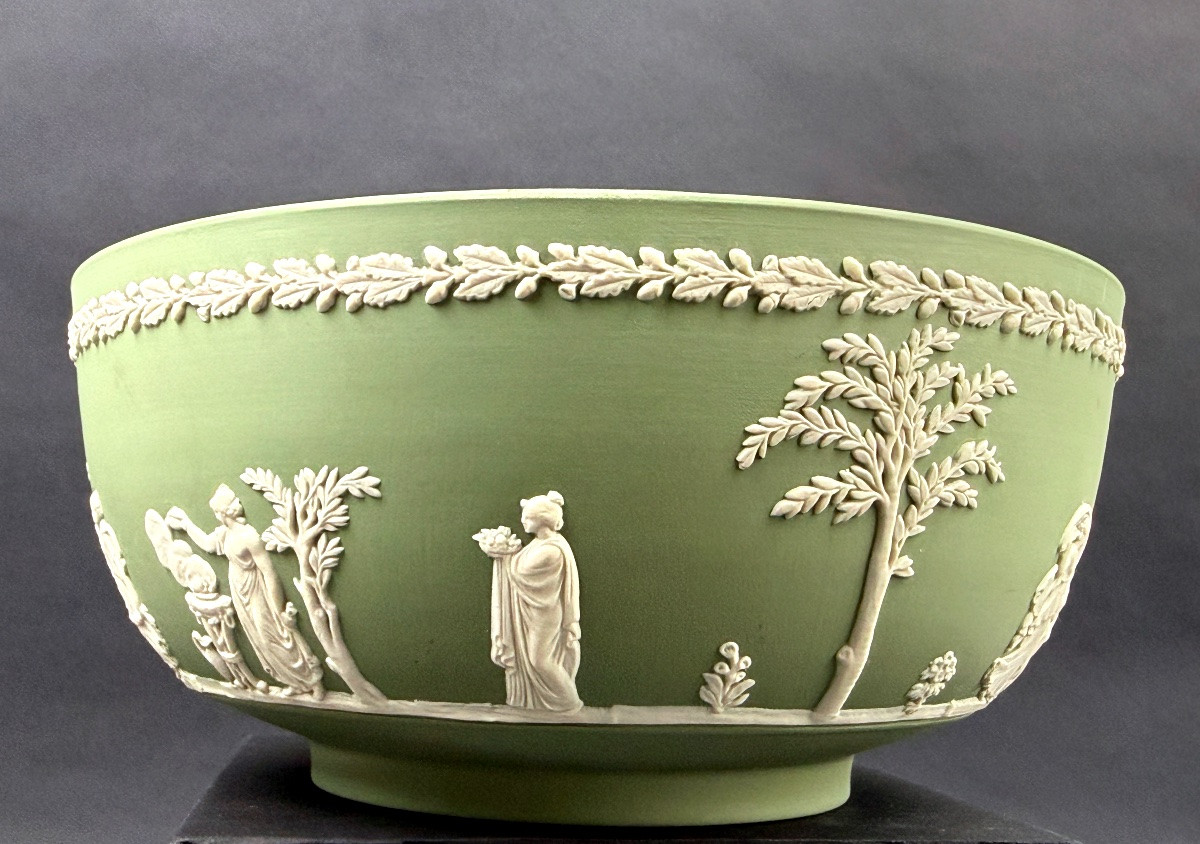 Wedgwood, Sage Green Porcelain Cookie Bowl, Sacrifice Model-photo-4