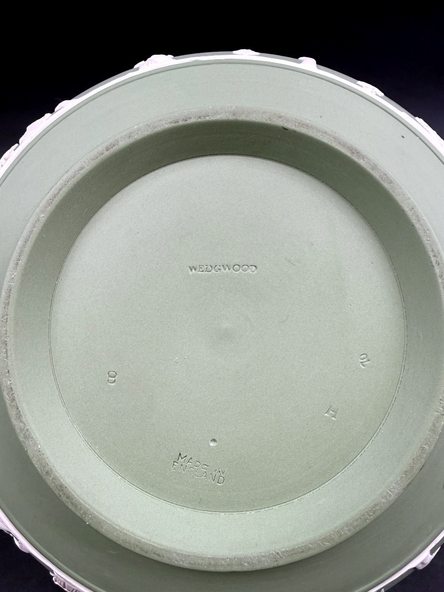 Wedgwood, Sage Green Porcelain Cookie Bowl, Sacrifice Model-photo-3
