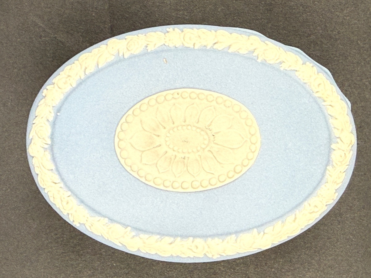Wedgwood, Suite Of 2 Porcelain Cookie Pieces-photo-3