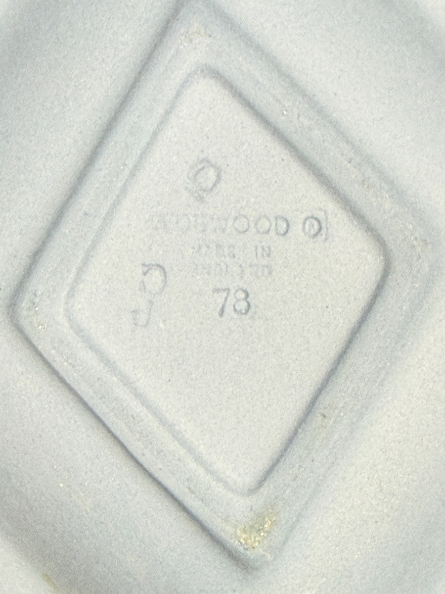 Wedgwood, Suite Of 2 Porcelain Cookie Pieces-photo-2