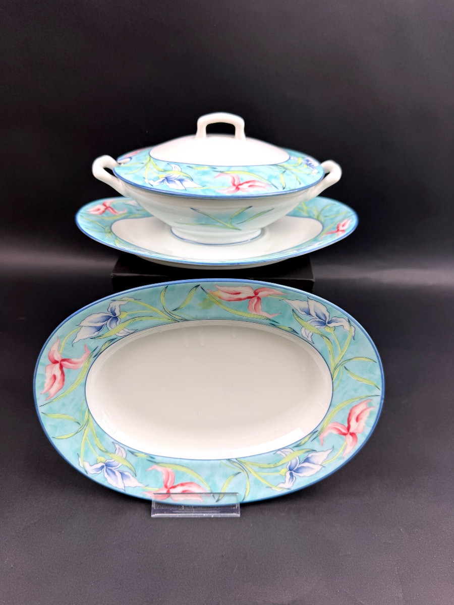 Haviland, suite de 2 pièces de forme modèle Assouan, saucière et ravier