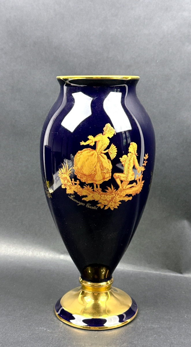 Vase en porcelaine de Limoges Castel