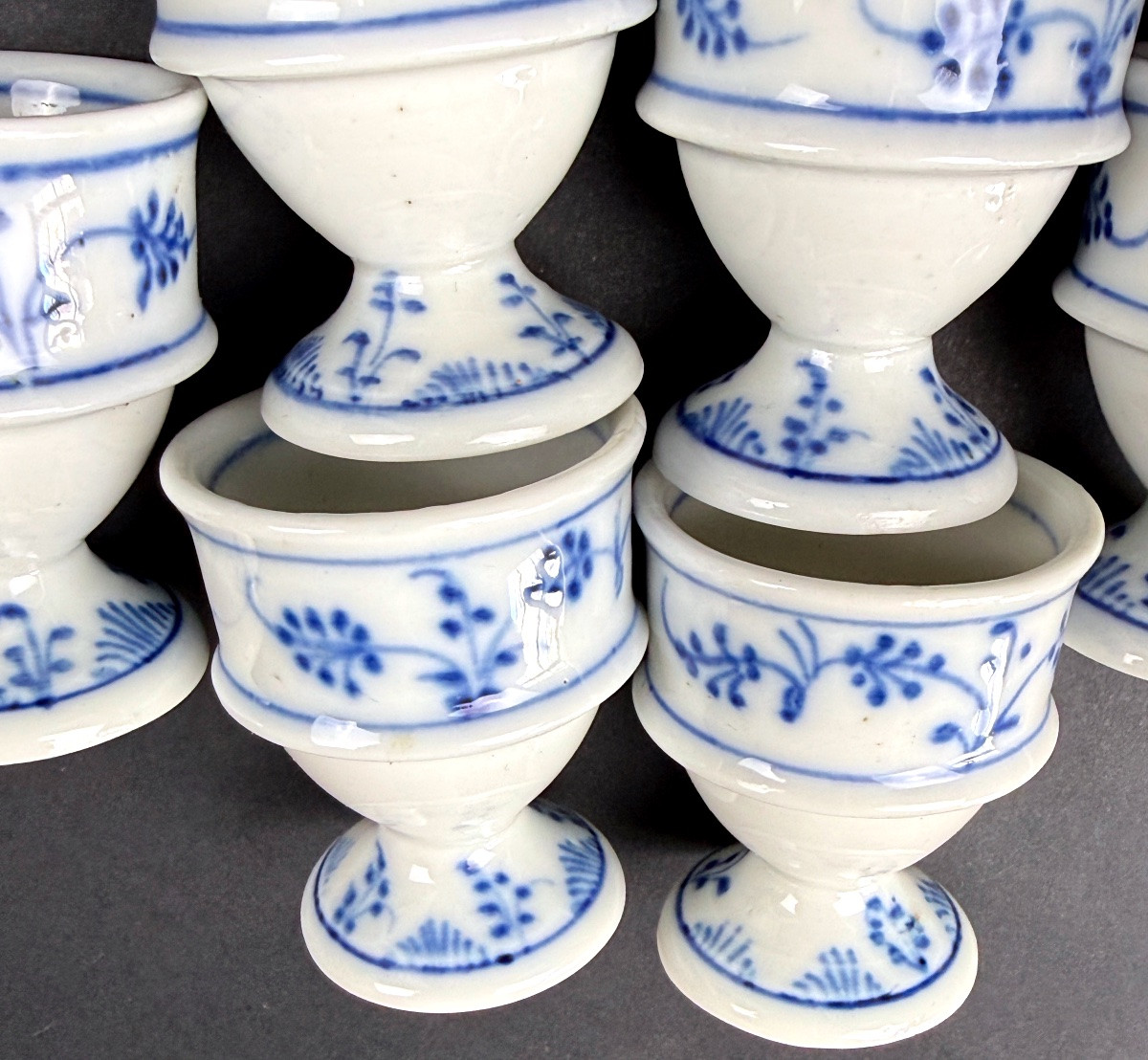 Suite de 6 coquetiers en porcelaine allemande-photo-3