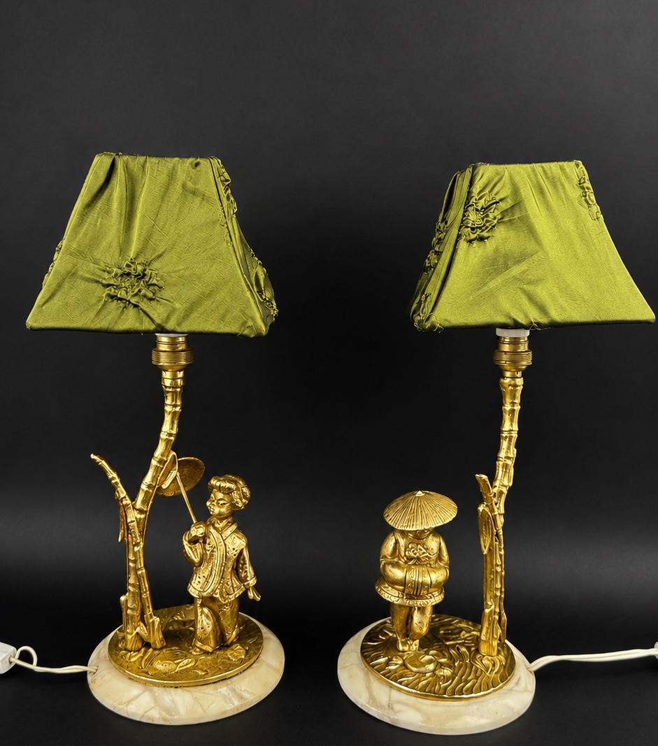 Paire de lampes de chevet, Madame, Monsieur, personnages asiatiques en bronze
