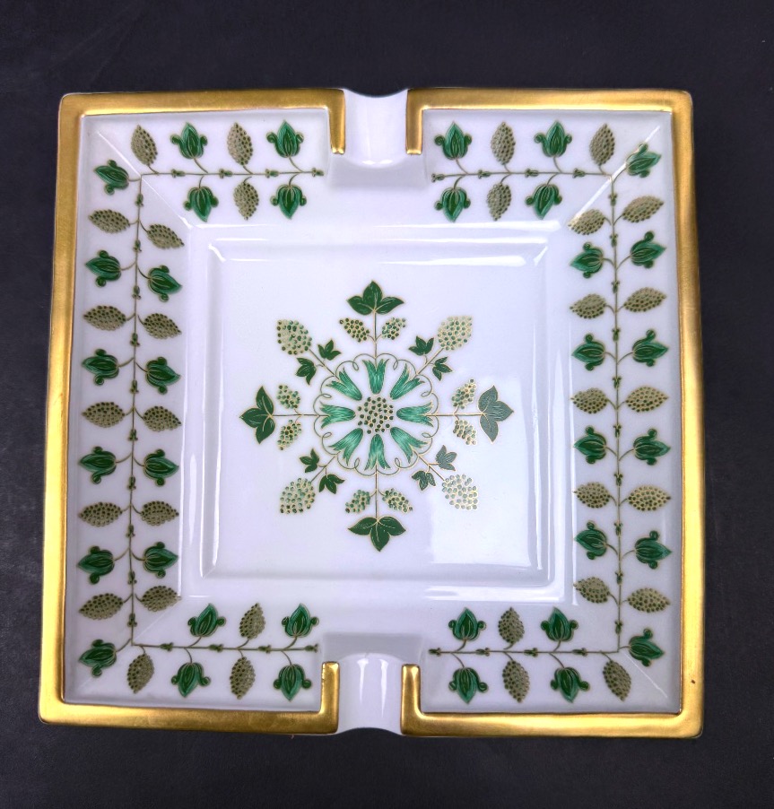 Haviland Limoges, grand cendrier en porcelaine modèle Matignon
