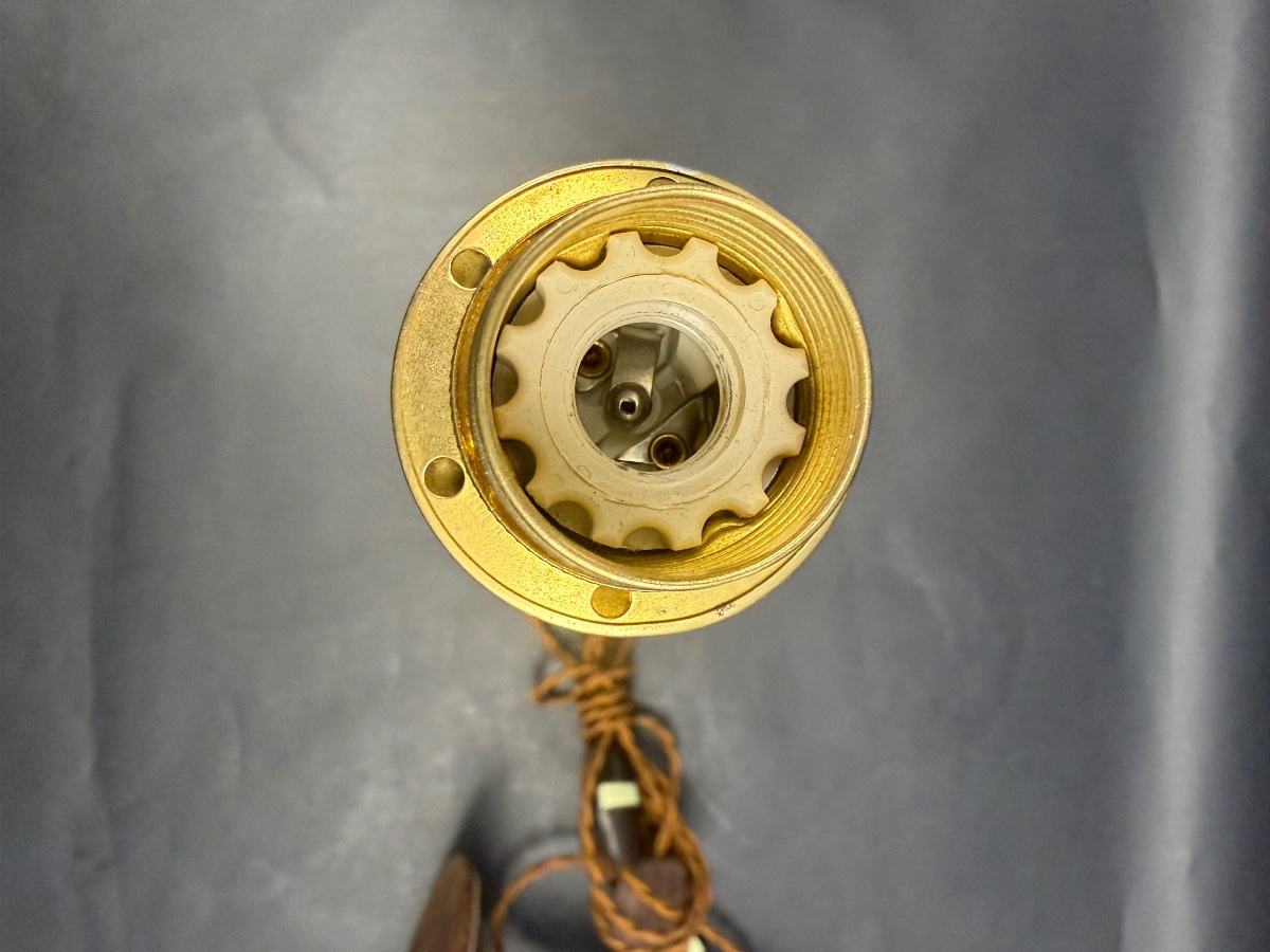 Paire de lampes anglaises en bois tourné-photo-3