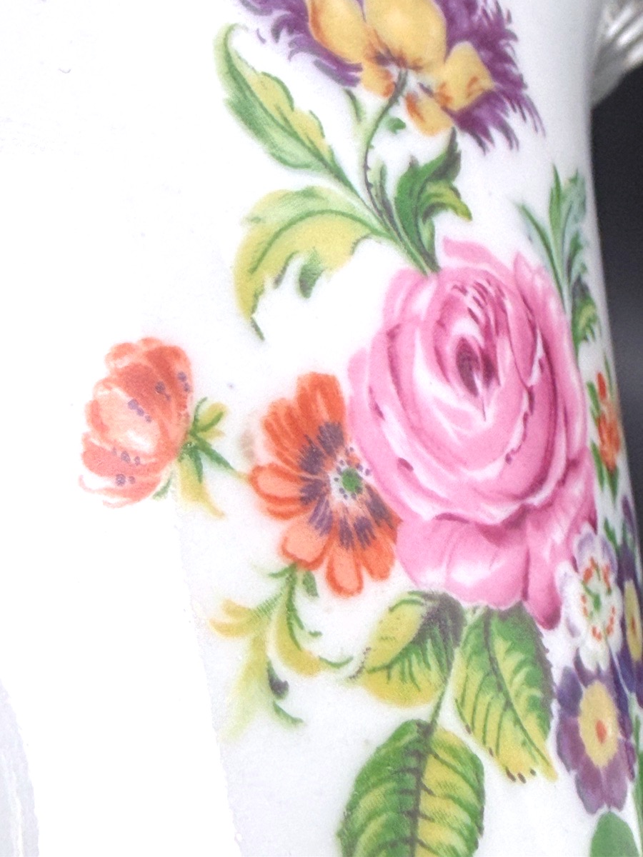 Wallendorf Thuringia Porcelain Vase-photo-1