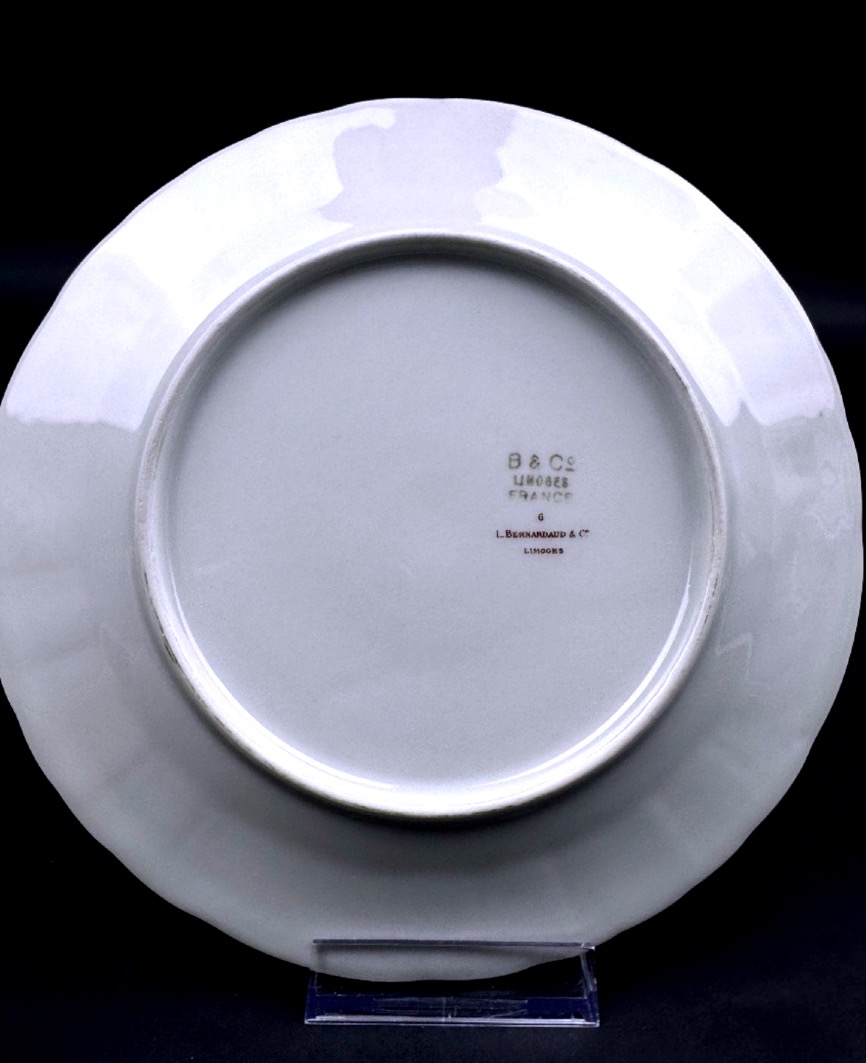 Bernardaud Limoges suite de six assiettes à dessert décor floral, filet bleu et or-photo-1