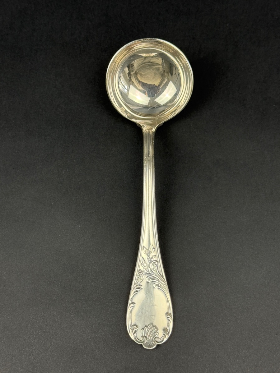 Christofle, rare cuillère à moutarde ou louche à sucre  en métal argenté modèle Marly