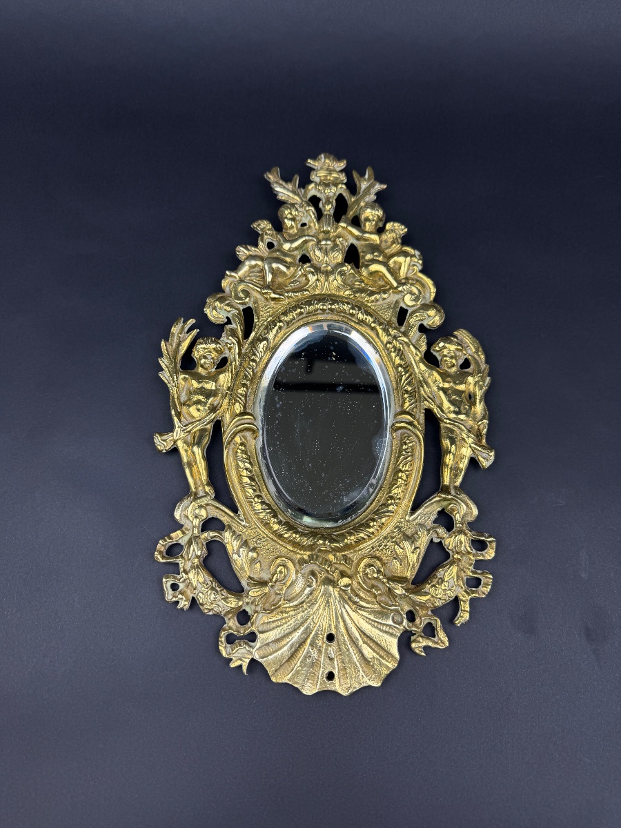 Paire de petits miroirs en bronze à décor de putti-photo-2