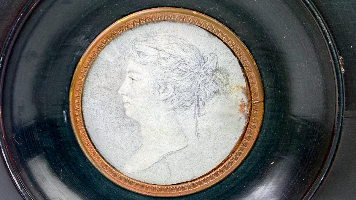 Profil féminin à la mine de plomb, miniature en tondo XIXème-photo-2