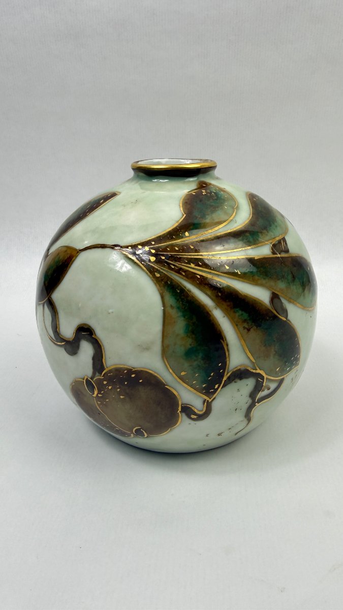 Camille Tharaud à Limoges – Vase boule en porcelaine, décor main-photo-1