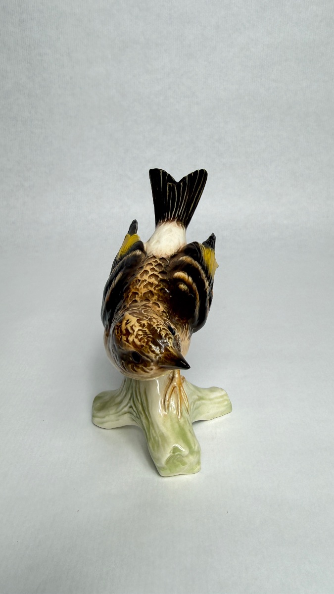Goebel, German Porcelain Figurine, Northern Finch -photo-2