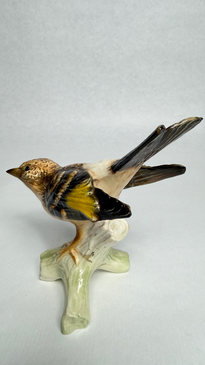 Goebel, German Porcelain Figurine, Northern Finch -photo-2