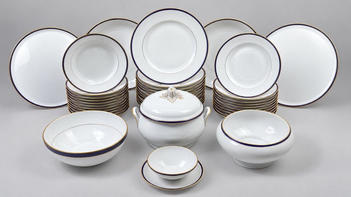 Chastagner Limoges – 45-piece Tableware Set In Oven Blue And Gold
