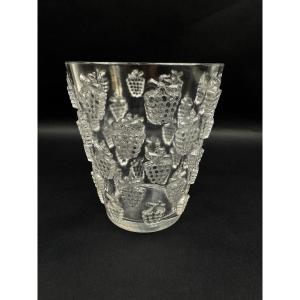  René Lalique vase modèle "Malaga", verre moulé pressé 1937