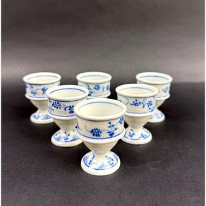 Suite de 6 coquetiers en porcelaine allemande