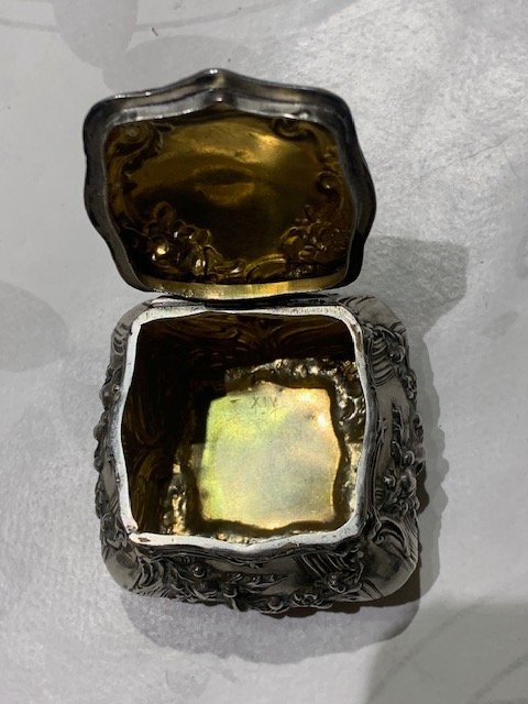 Silver And Vermeil Pillbox, 19th Century, Louis XV Rocaille Style-photo-2