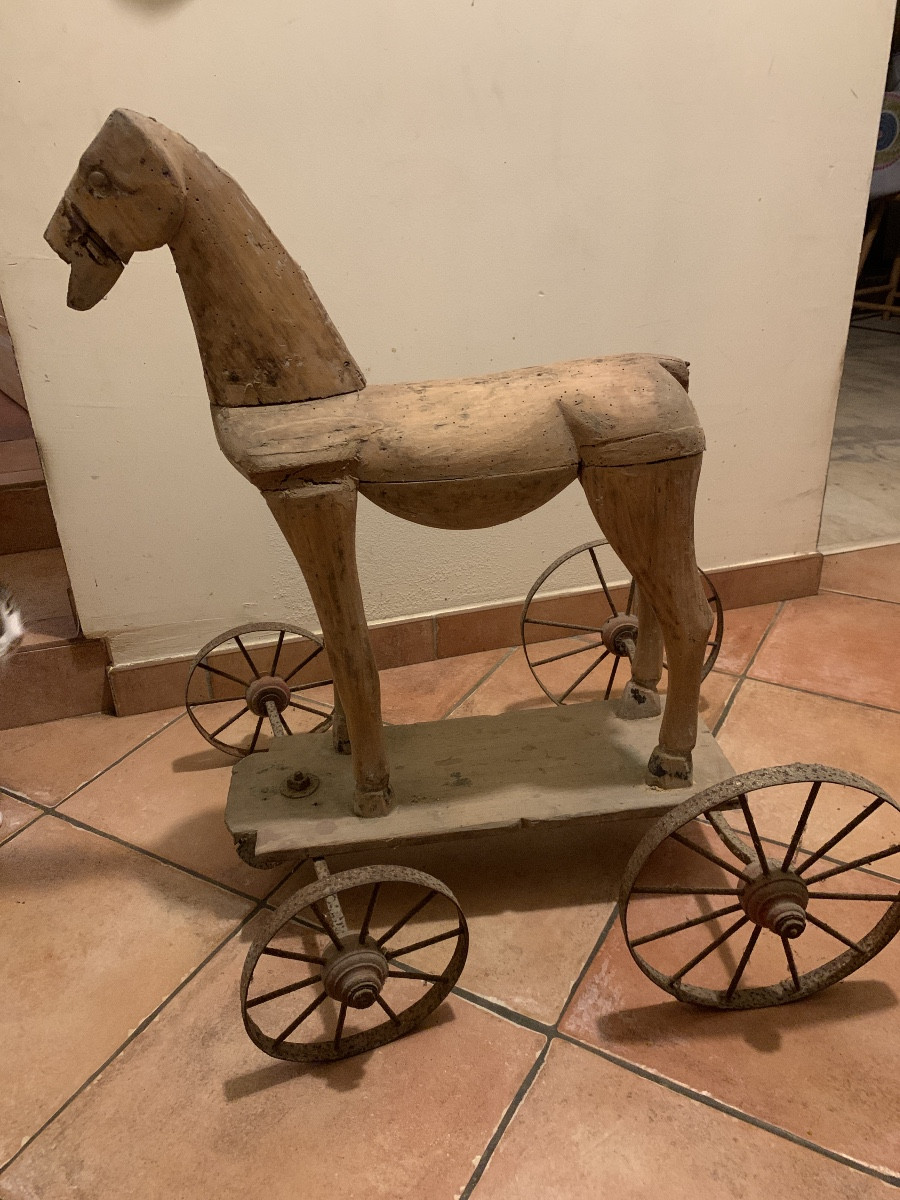 Vieux cheval de bois à tirer XIX siècle