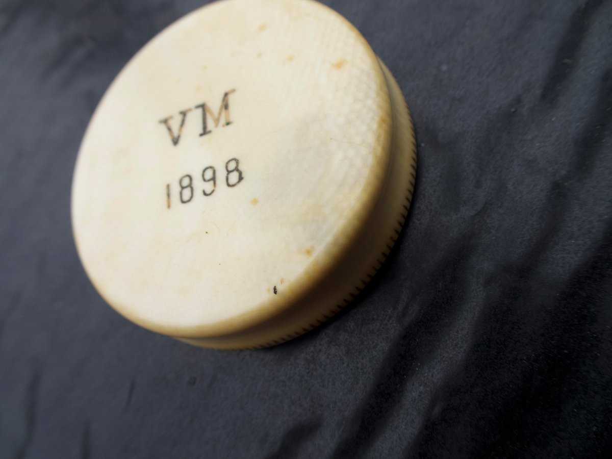 Veterinarian's Plesimeter Basin, 1898-photo-2