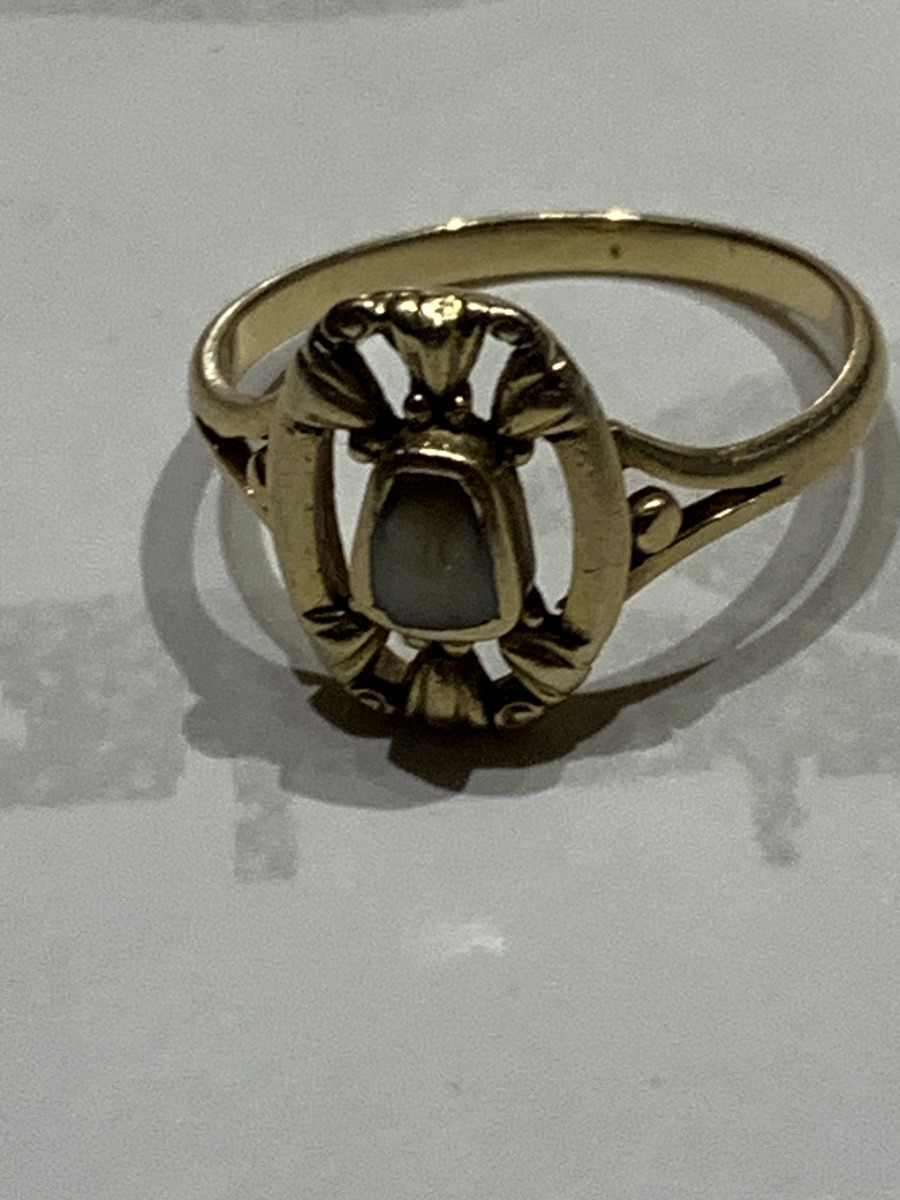 Small Gold Ring, Late 19th Century